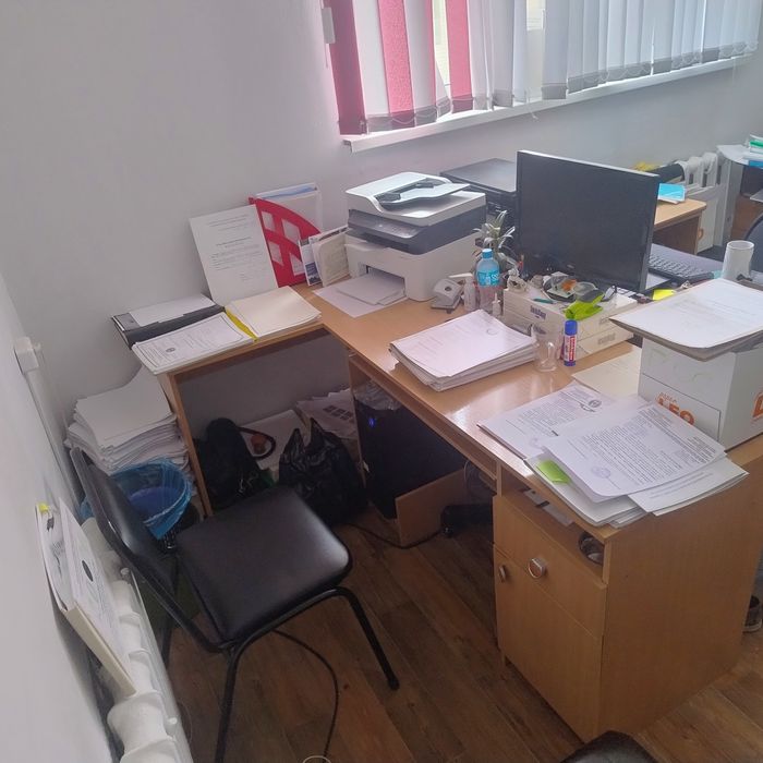 продам мебель: шкафы, столы