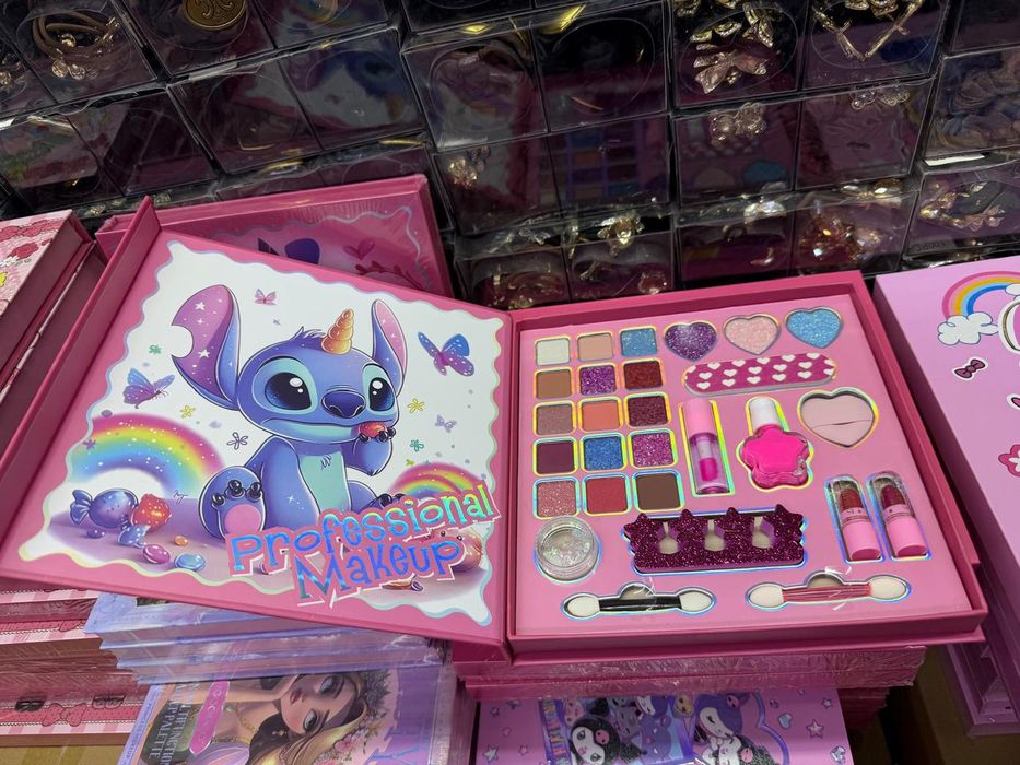 Продам набор детской косметики