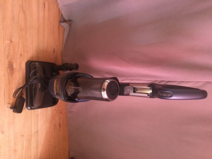 Безкабелна прахосмукачка - AEG FX9