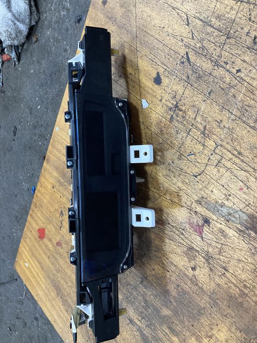 Mazda CX-7 2.2d 4x4 2010година Монитори в табло