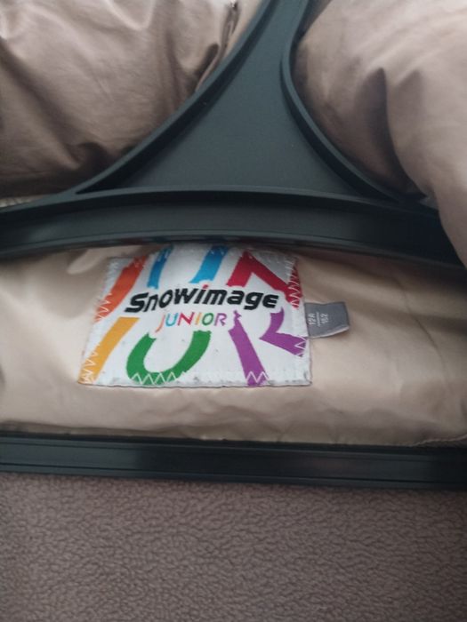 Продаю куртку  для девочки, рост  152