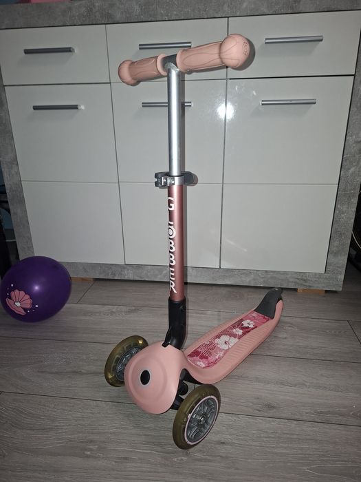 Тротинетка розова Globber Junior Foldable Lights Ecologic