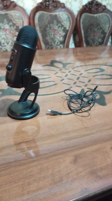Профессиональный микрофон blue yeti