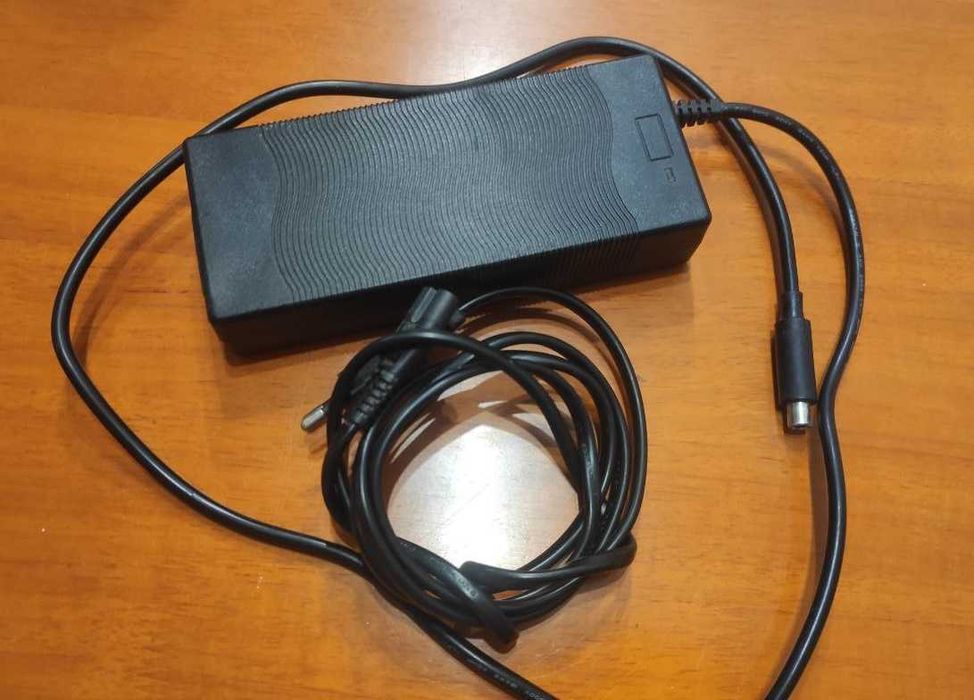 Зарядно за електрическа тротинетка, колело 42v 3a