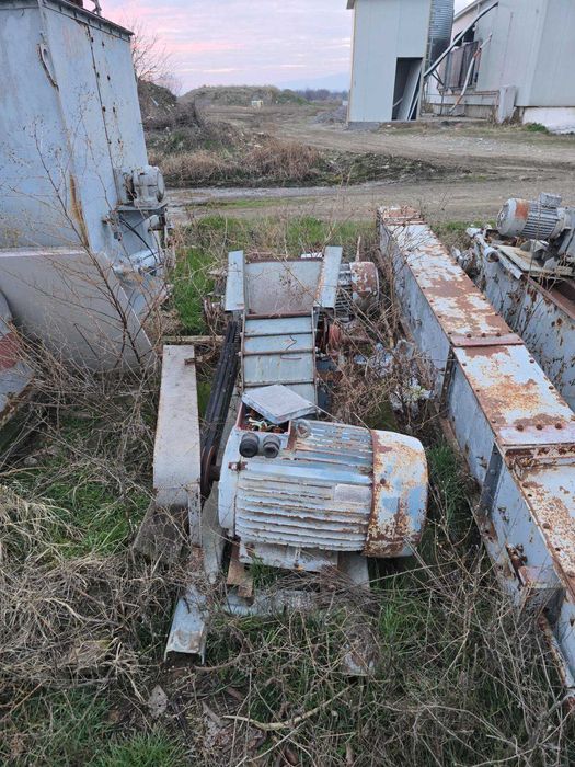 Еднотонен смесител за производство на фуражи.