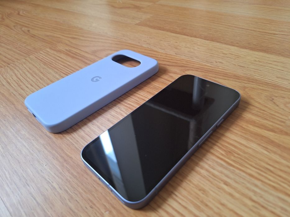 Pixel 9A - 128gb + accesorii originale, husa originala Google