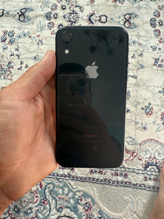 Продам Айфон хр 64 гб.