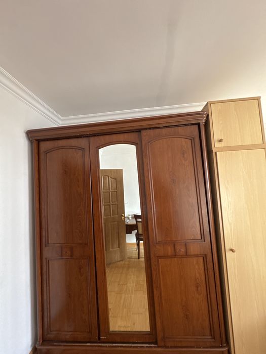 Шкаф из натурального дерева