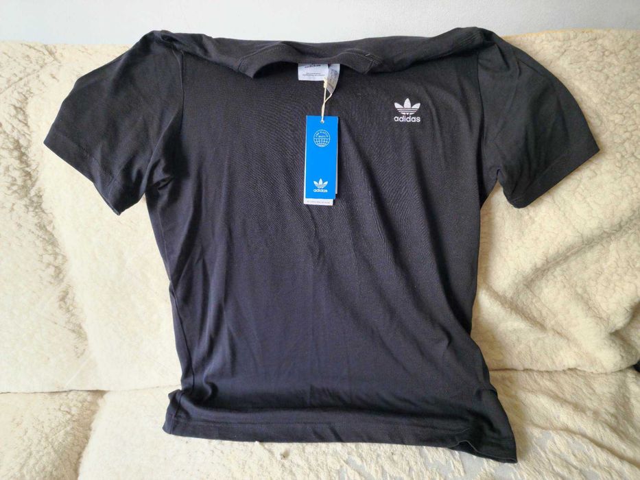 Оригинална нова тениска ADIDAS ORIGINALS