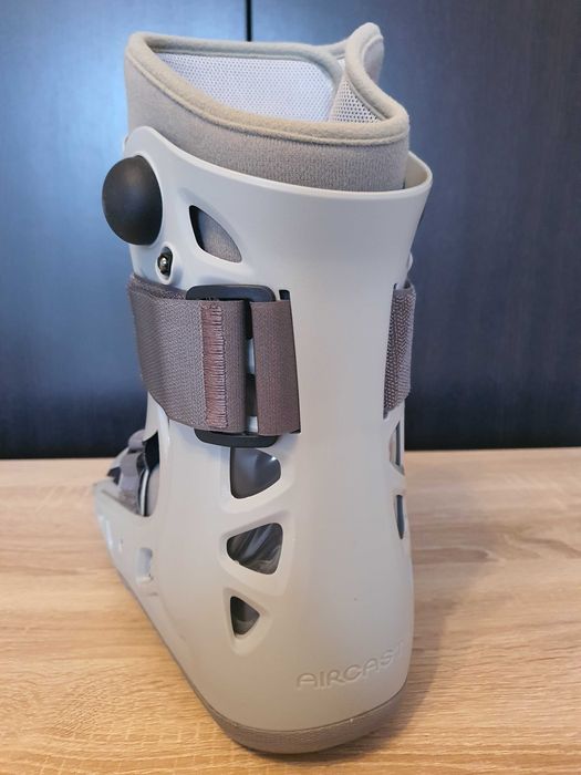 Orteza / Gheata Ortopedica Aircast Airselect short O1ES - marimea