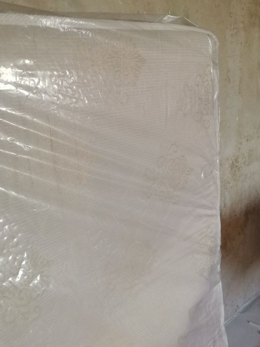 Продам матрас пружинный 160х200