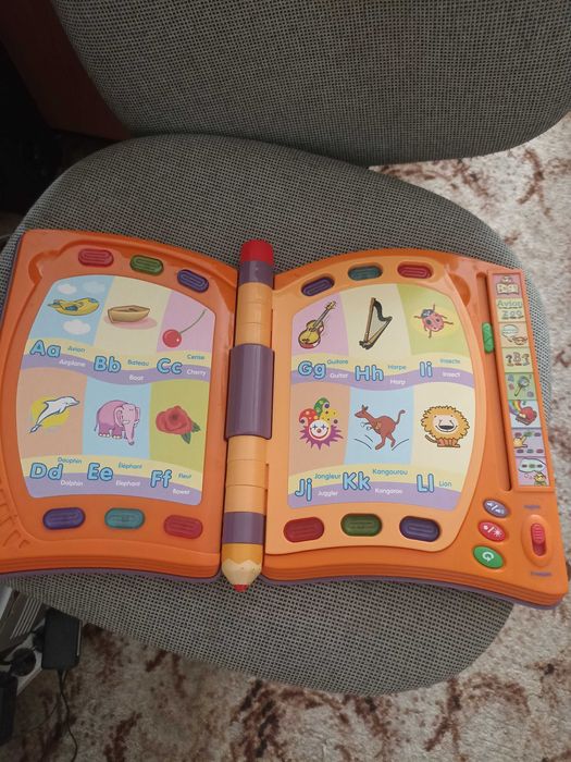 Говореща книга на френски и английски език с други образователни игри