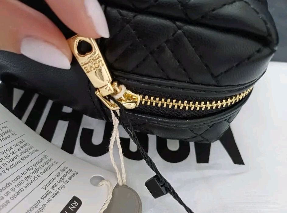 несесер love moschino