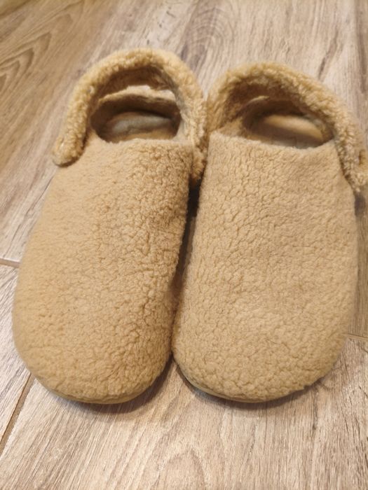 Crocs Classic Cozzzy Slippers pufoși – mărimea 41 – stare foarte bună