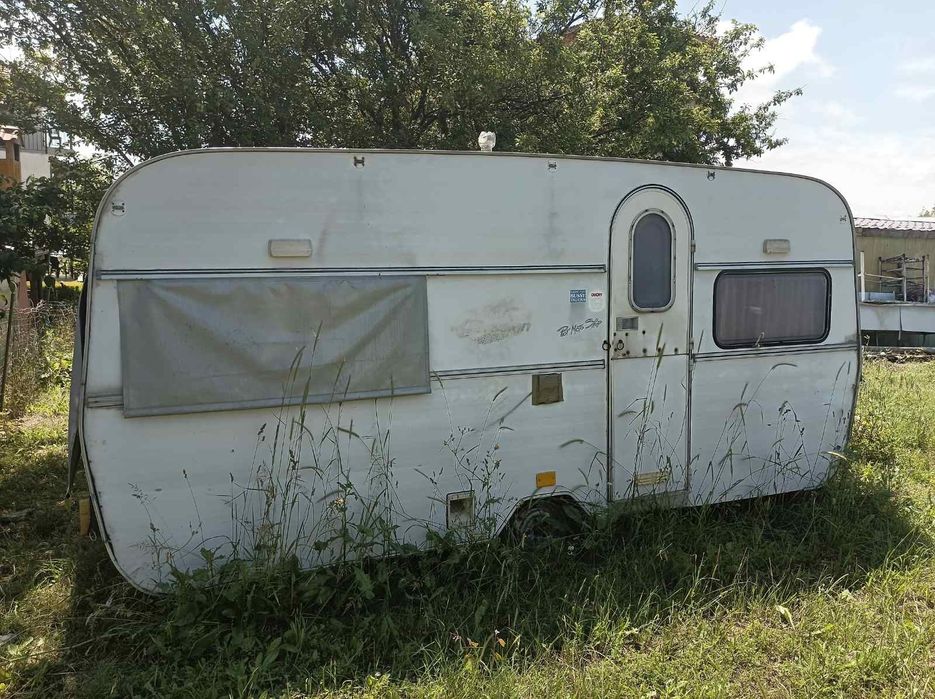 Продавам каравана 1200