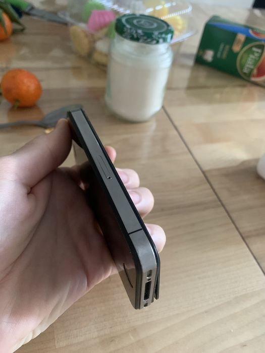 iPhone 4s продам раритет телефон