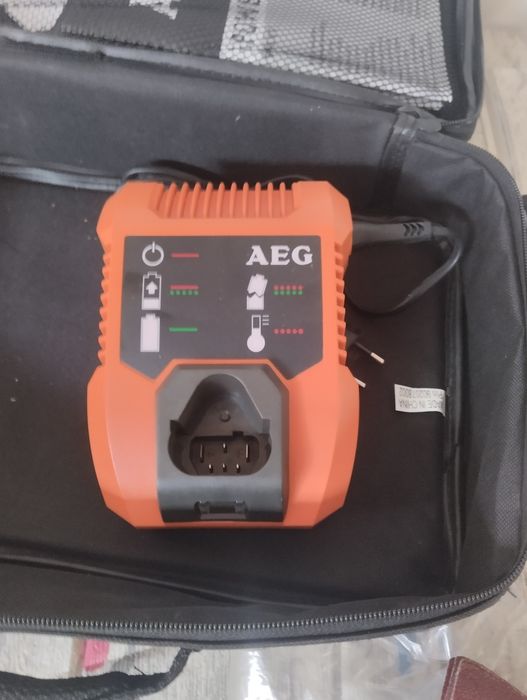 Машинка на AEG   lithium-ion батерия