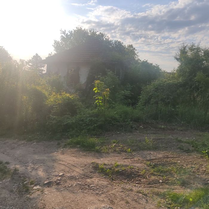 Парцел в с. Синаговци - 595 кв.м.