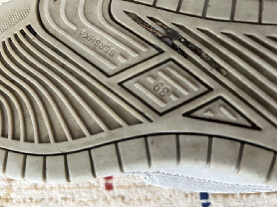 Adidasi Bershka Marimea 39