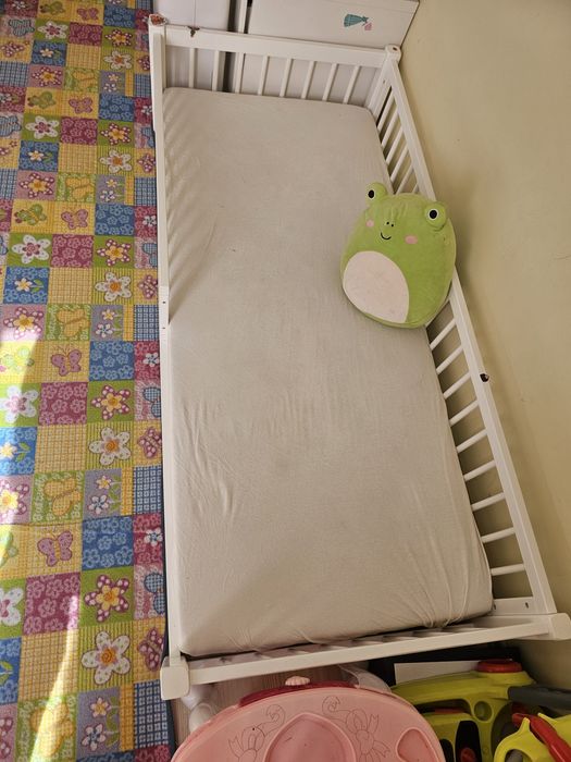 Pătuț copii la nivelul solului