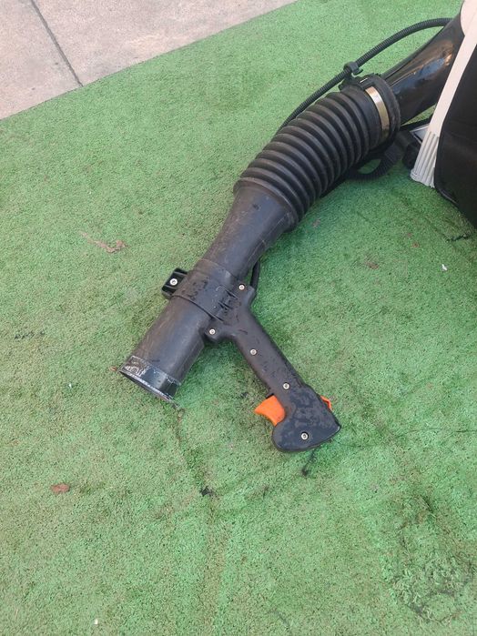 Бензинова двутактова духалка STIHL BR 380