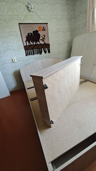 Кровать 1.4 м*2 м