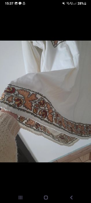 Camasa bartati cu poale,foarte veche,are și ițari