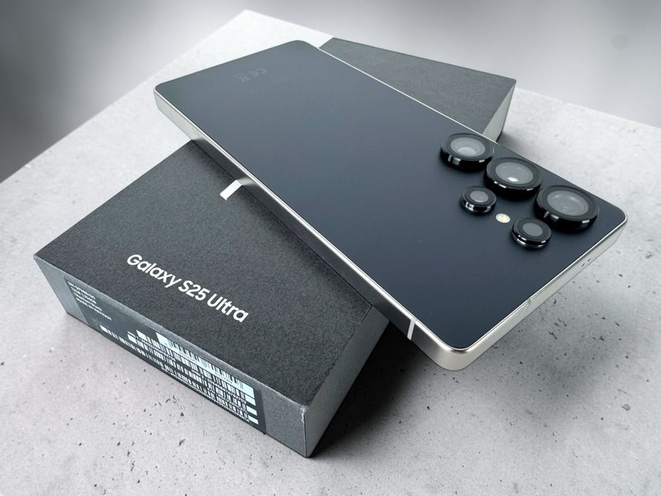 Samsung Galaxy S25 Ultra 256GB 12RAM Black 100% Батерия! 2г. Гаранция!