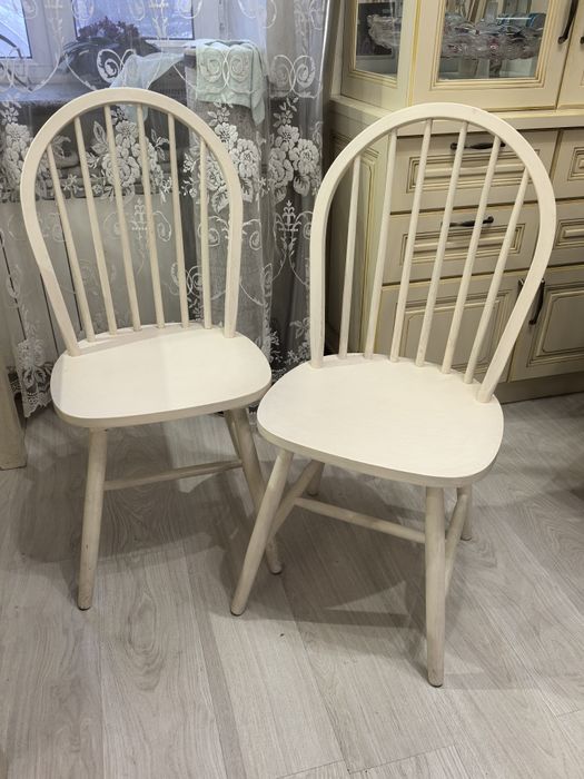 Стол со стульями