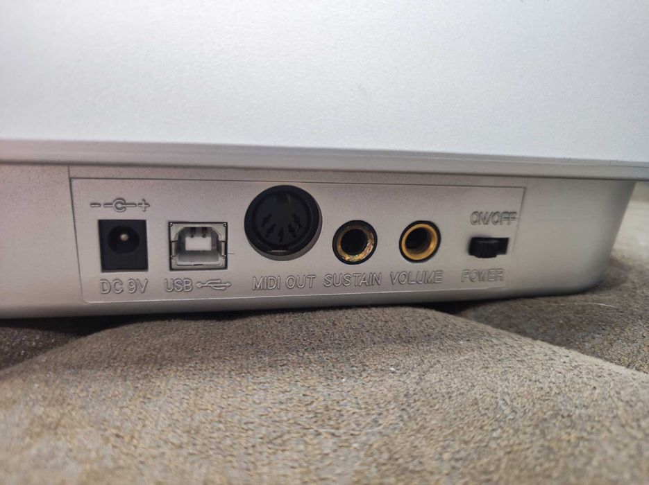 MIDI-Клавиатура M-Audio Keystation 88ES