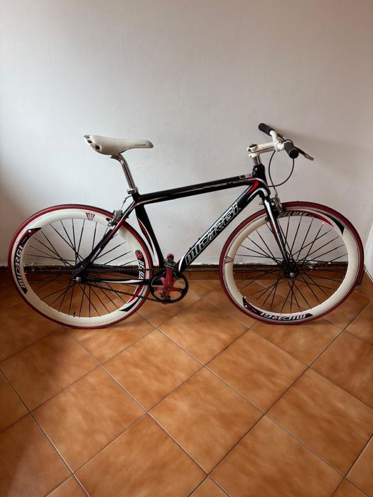 Cursiere singal speed  cu roti pe 28 inchi