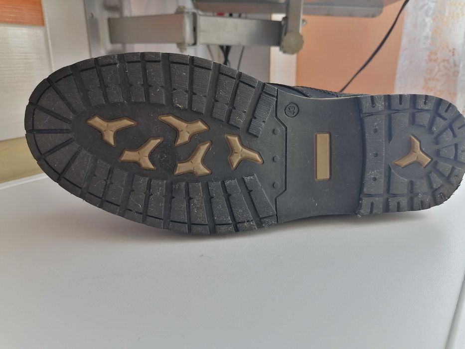 Черно - сиви обувки от естествена кожа