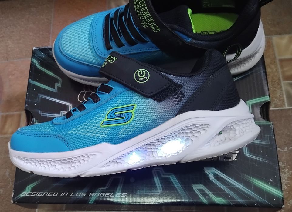 Adidasi SKEtCHERS cu leduri nr 32