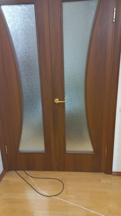 Продам двери межкомнатые