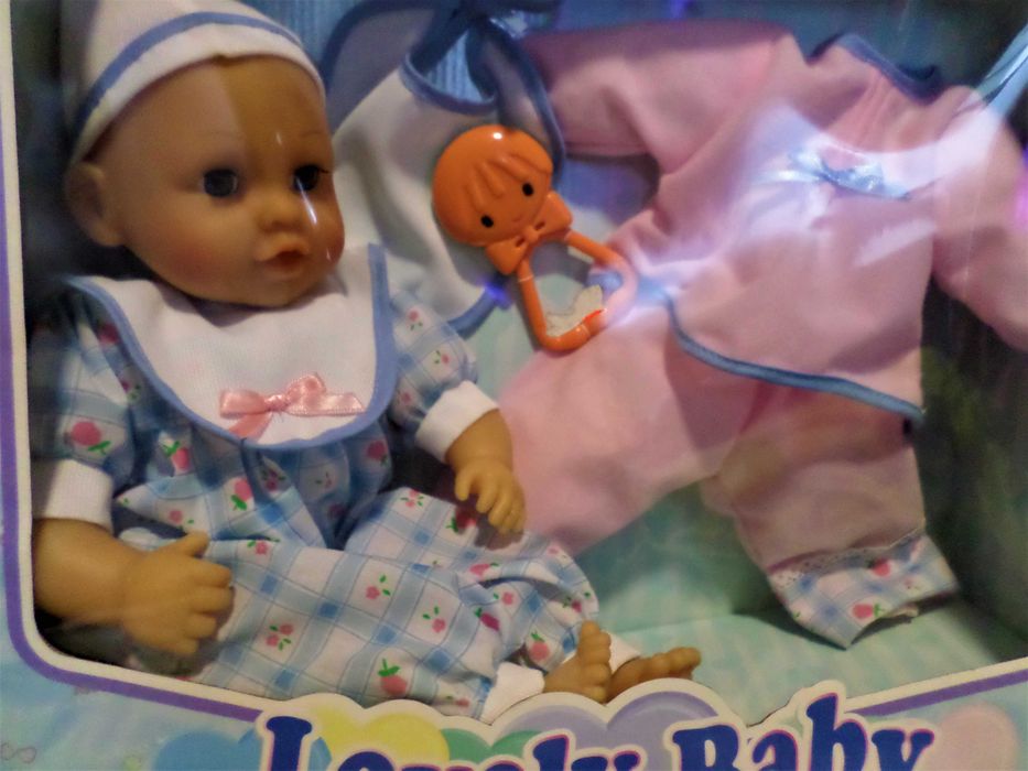 Реалистична кукла-бебе с аксесоари