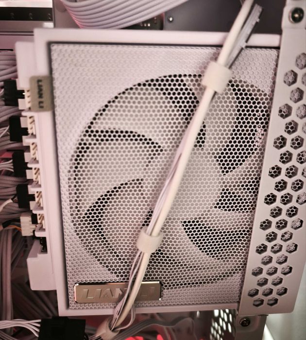 Sursa Lian Li Edge Gold 1200W