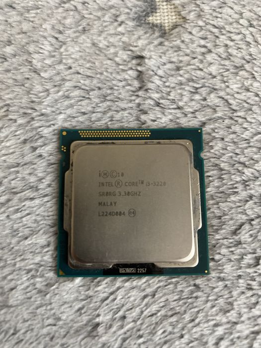 продам процесор INTEL