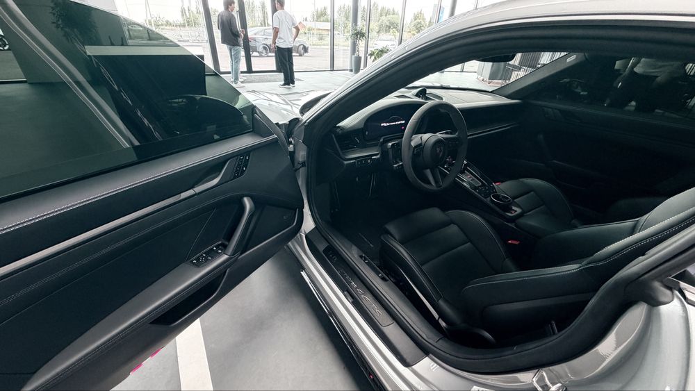 Porsche 911 sotiladi