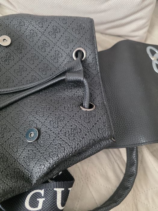 Дамска раница GUESS Резервирана!