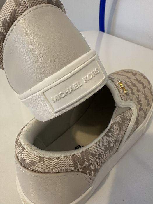 Детски обувки на MICHAEL KORS номер 32.5