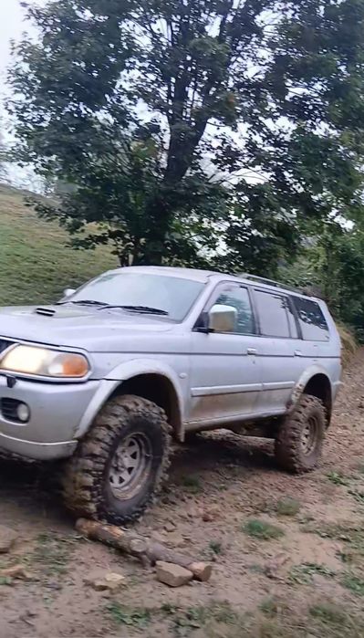 Pajero sport Mițhubishi