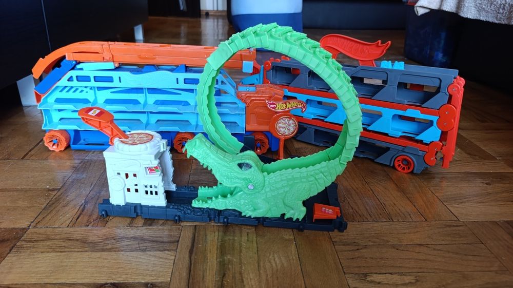 Писти Hot Wheels