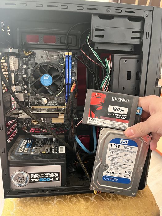 Vând calculator,pc 700lei!!!