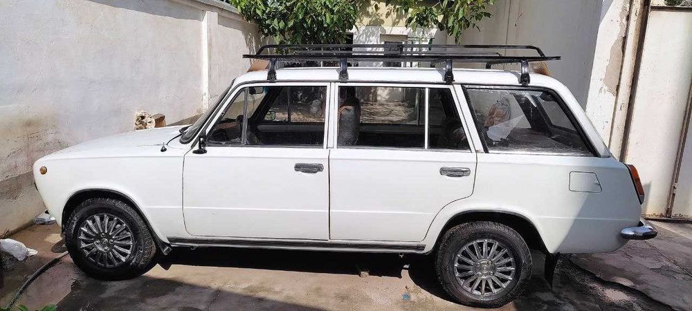 Автомобиль ВАЗ-2102. Рабочая, надёжная