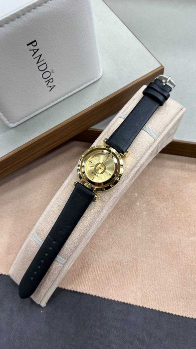 Ayollar qo'l saoti, kvars mexanizmli siz va yaqinlaringiz un sovg'aga