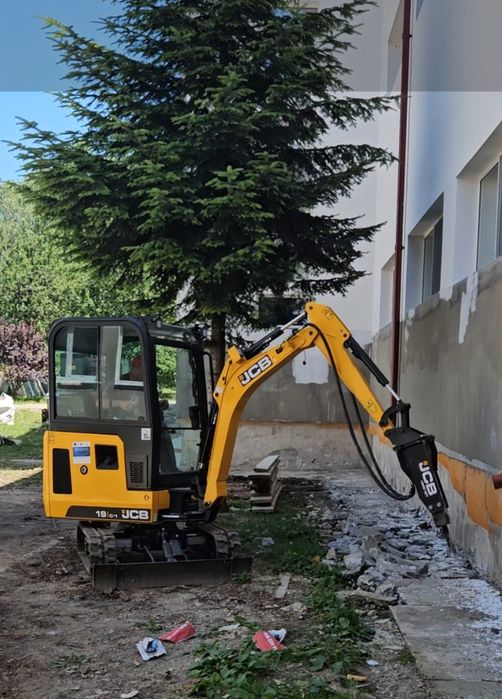 De închiriat miniexcavator, miniincarcator