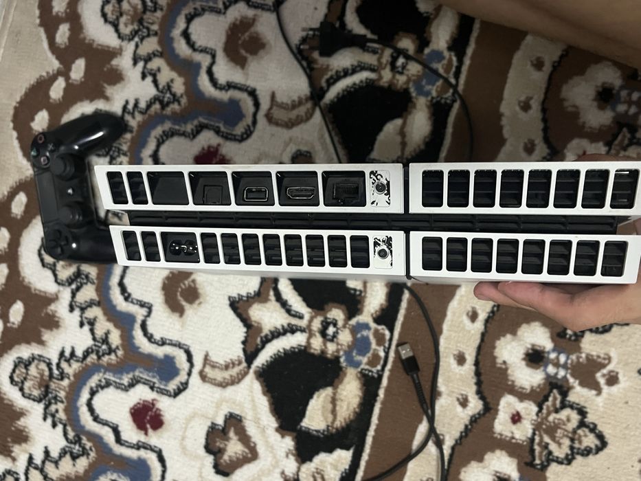 Продам пс4 3ревизия срочно