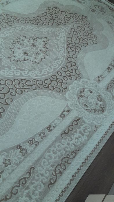 Продам ковёр в зал 48000