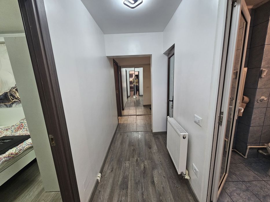Închiriez apartament