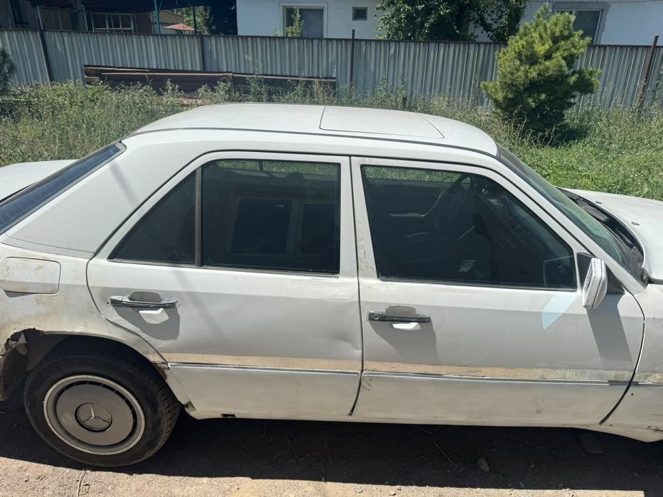 Продам мерседес 124